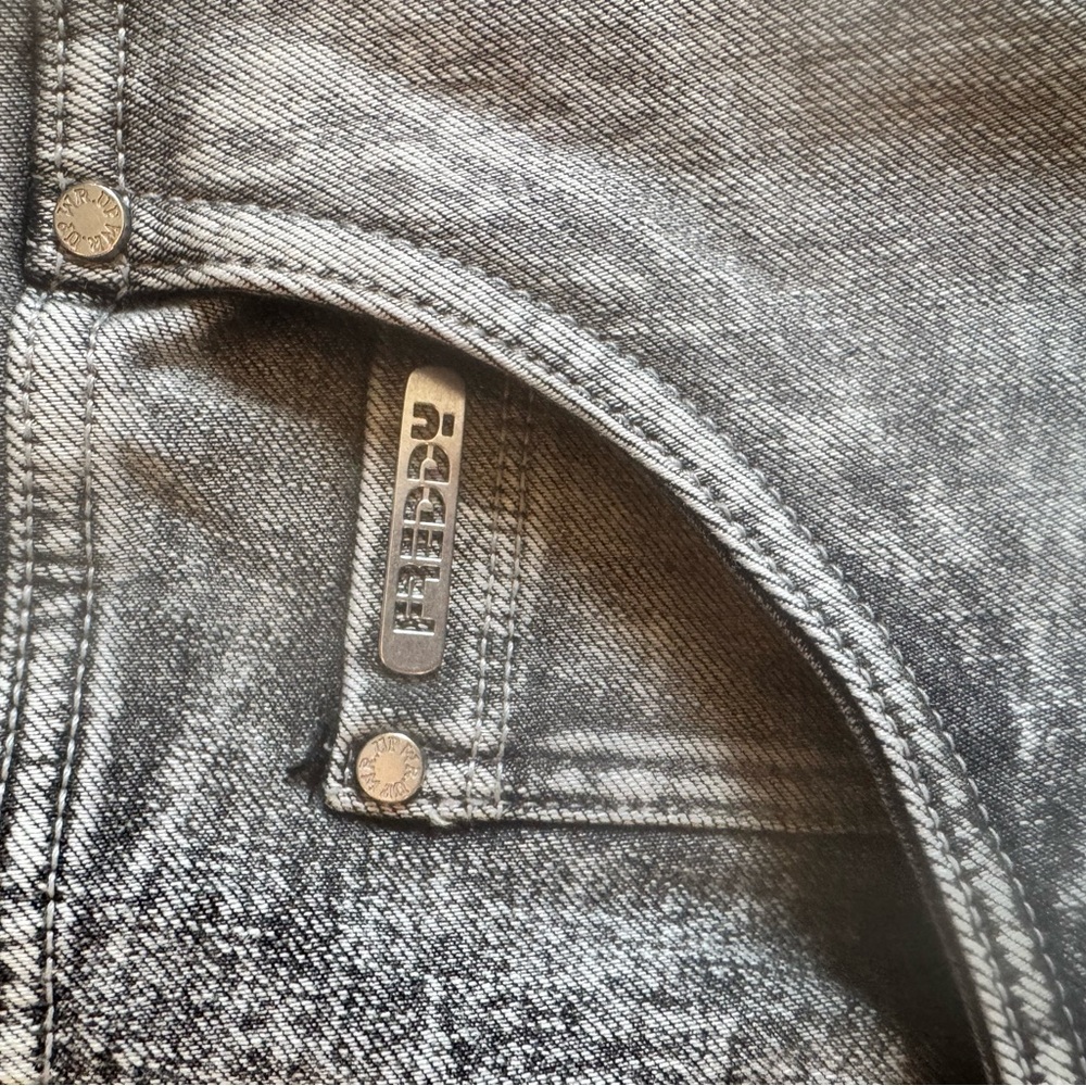 Freddy High-Rise Black Distressed Jeans NWOT - Picture 4 of 6